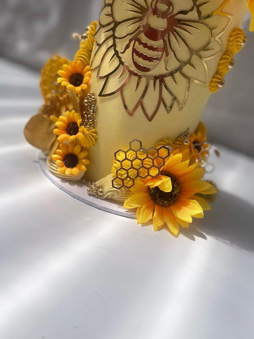 Bee/sunflower topper set