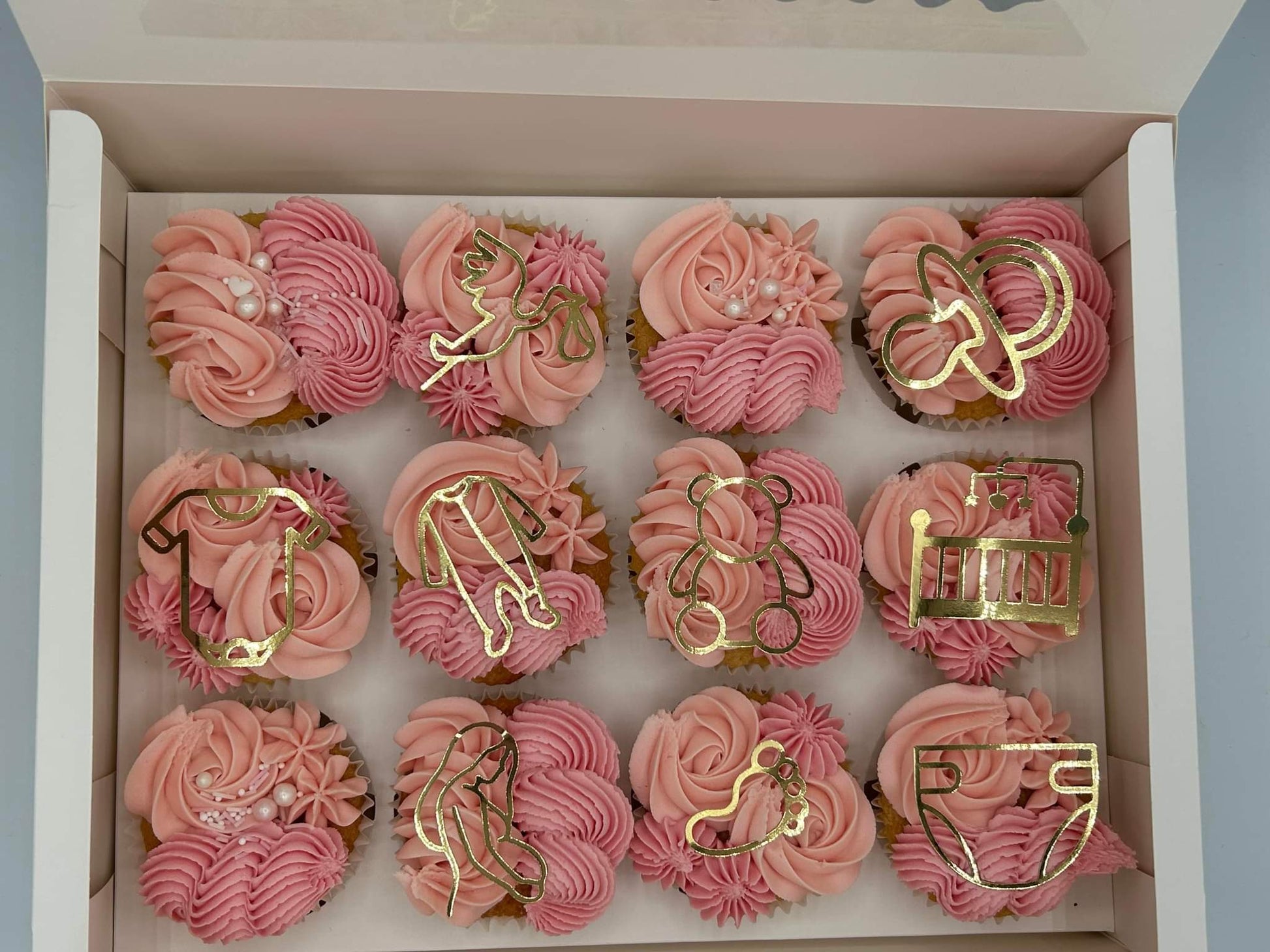 Baby shower cupcake rose